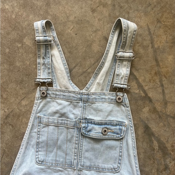 Mossimo Supply Co: Distressed Light Denim Jean Short Jumper - NBW - Picture 3 of 5